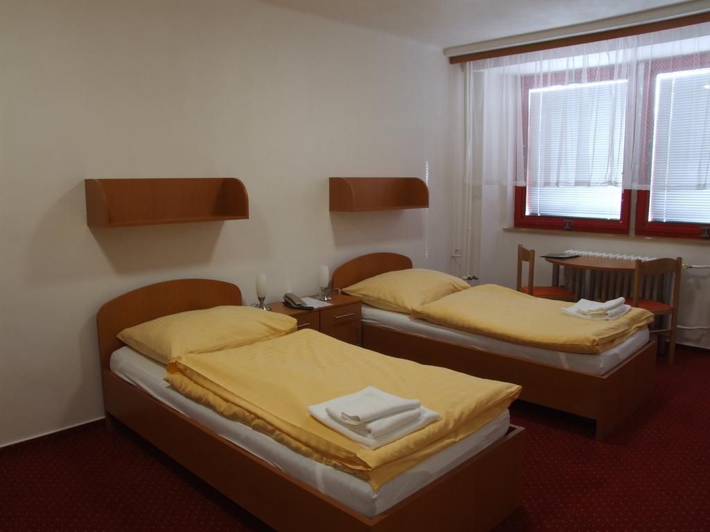 Hotel Garni Vsb Ostrava Habitación foto